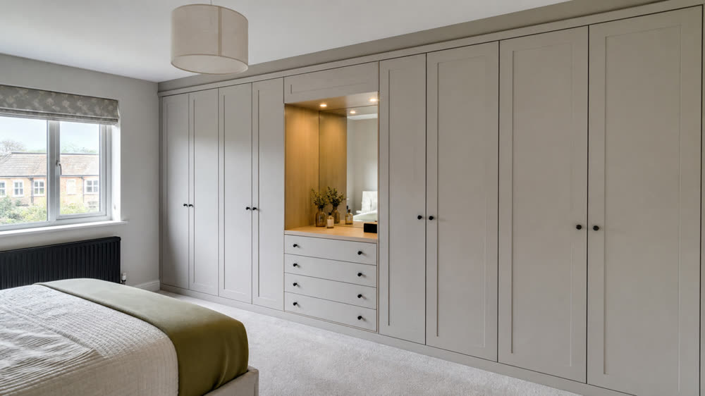 Fitted floor-to-ceiling storage